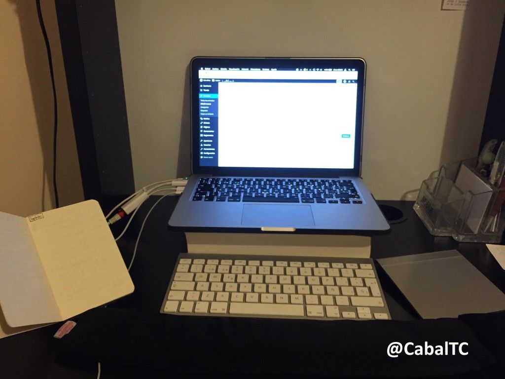 Mi escritorio (David Olier, @CabalTC), preparado para escribir